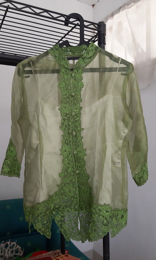 Sale Mau pindahan rumah - Kebaya organdi hijau muda, Fesyen Wanita
