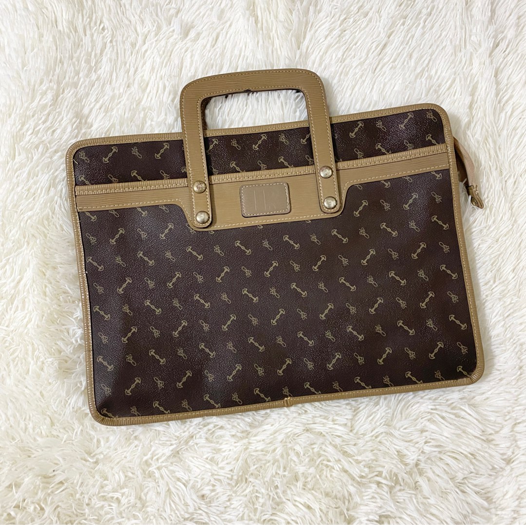 Louis Vuitton Expandable Messenger Bag, Luxury, Bags & Wallets on Carousell