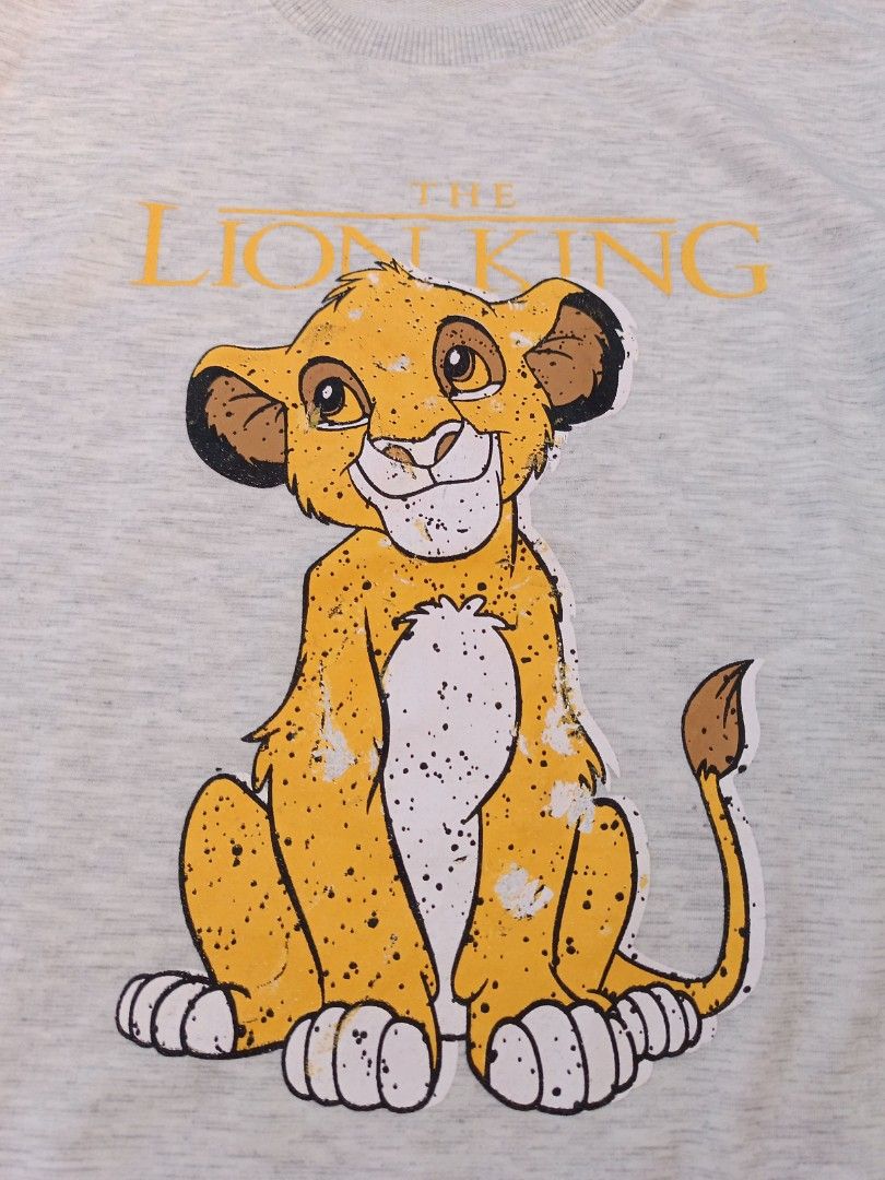 Lion king sweater on Carousell