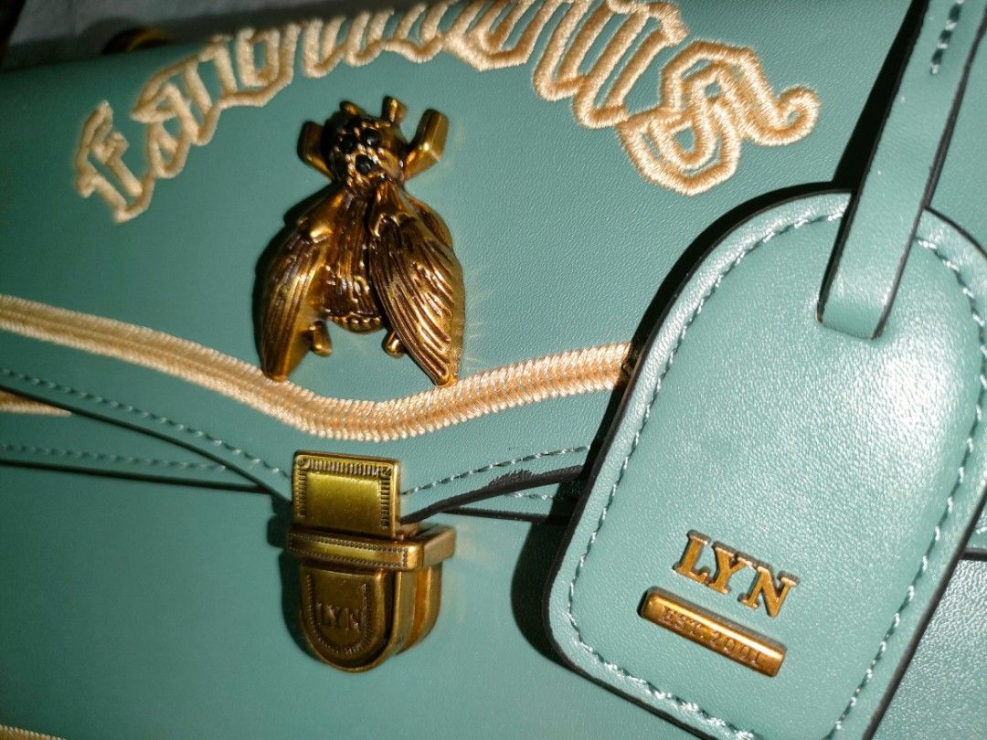 Lyn bag store brand