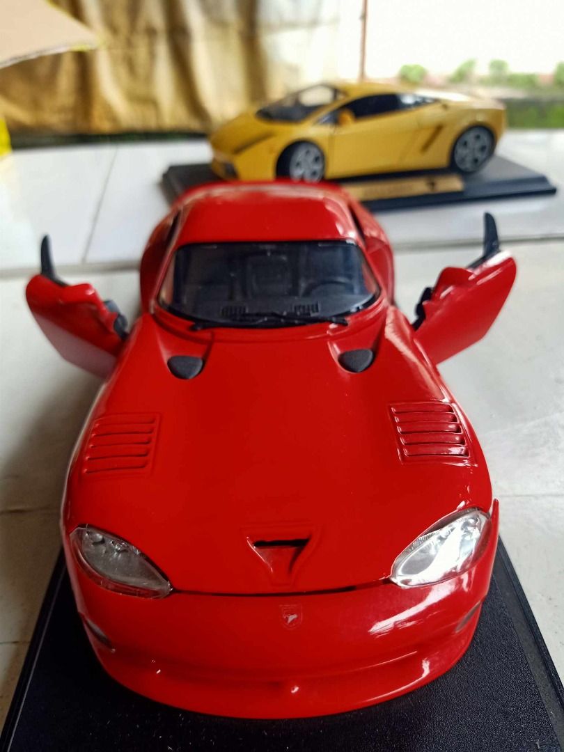 Voiture Miniature Maisto Dodge Viper GT2 - échelle 1/24 - Métal - Occasion Très Bon état