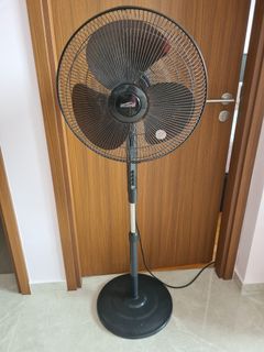 (Category: ) located in . Submitted by pryeo (Listing ID 1245868908, Image 1). Description: .
