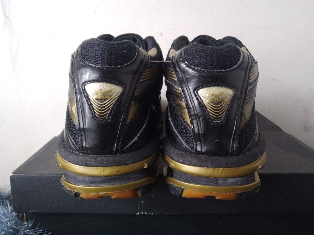Mizuno wave jump tr2 top