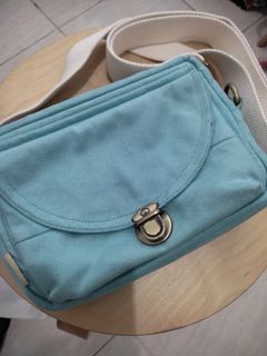 (Kategori: ) berada di . Dikirim oleh bumiboo (ID iklan 1245874502, Gambar 1). Deskripsi: .