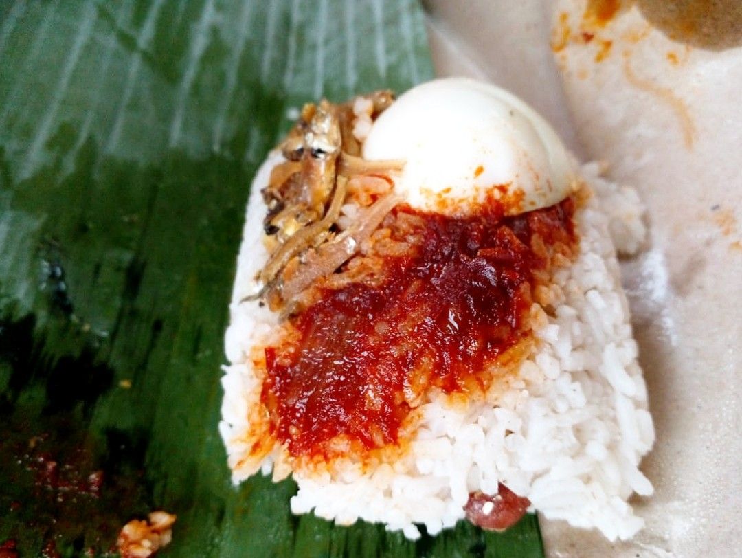 Nasi Lemak Bungkus Rm2 Food And Drinks Local Eats On Carousell 6983