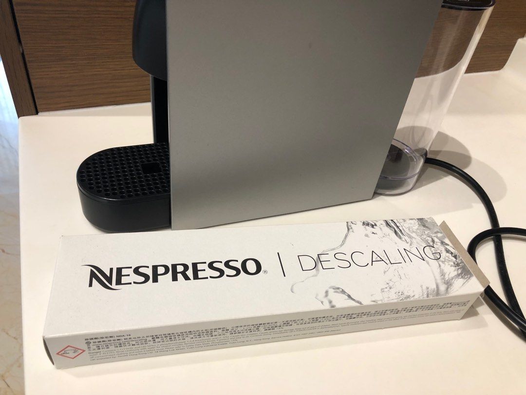 Nespresso coffee machine Essenza Mini. Comes with 1 free descaling unit