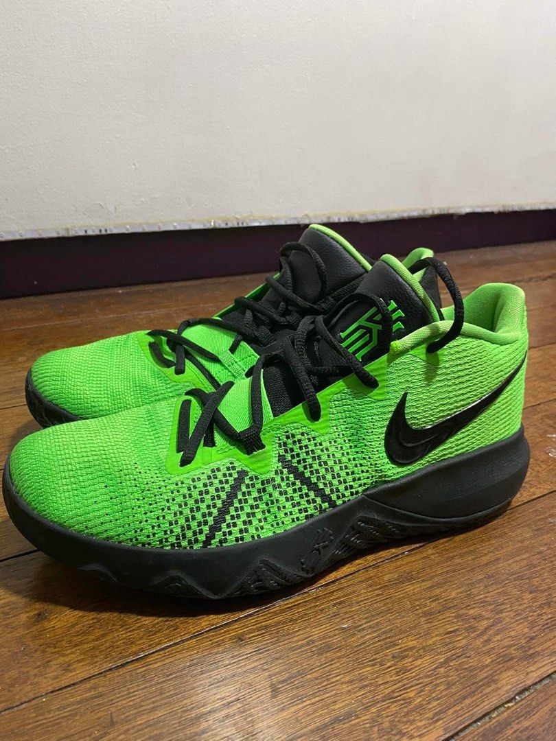Kyrie flytrap grinch top