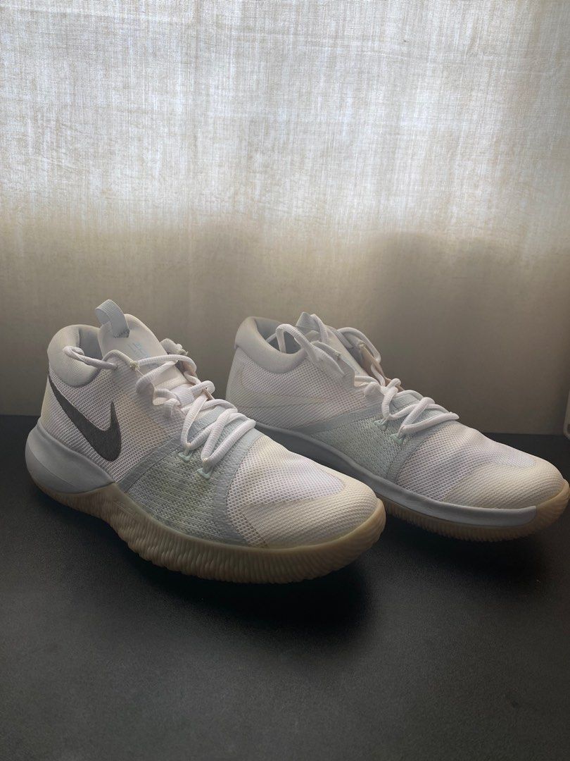 Nike zoom shop assersion kyrie 3