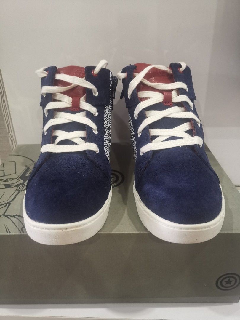 Clarks marvel 2025