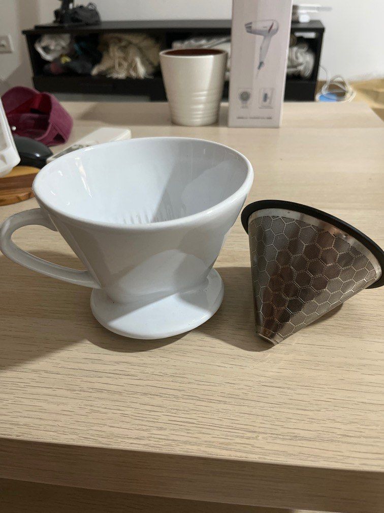https://media.karousell.com/media/photos/products/2023/7/29/pour_over_coffee_with_reusable_1690594393_4b7bf66d_progressive.jpg