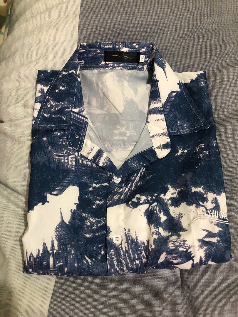 Printed Polo (Category: Tshirts & Polo Shirts ) located in Cainta. Submitted by laaaaance (Listing ID 1245853483, Image 2). Description: Dimensions: 27.5x21.5 Rfs: I want a larger size Brand new pa po, nasukat lang pero hindi nagamit. The tag says 2XL but it justs feels like a L. For more info just dm me! 😊.