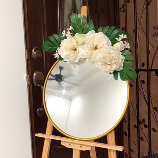 [RENT] Welcome Board Stand with Mirror and Flower