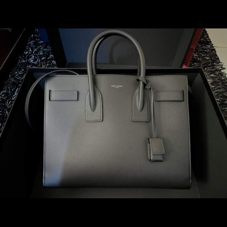 Sac de jour small in grained leather store