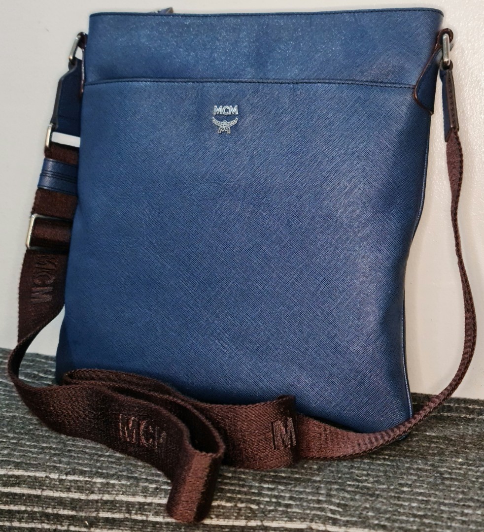 Imported BAO BAO waist pouch, Closure Type: Zip