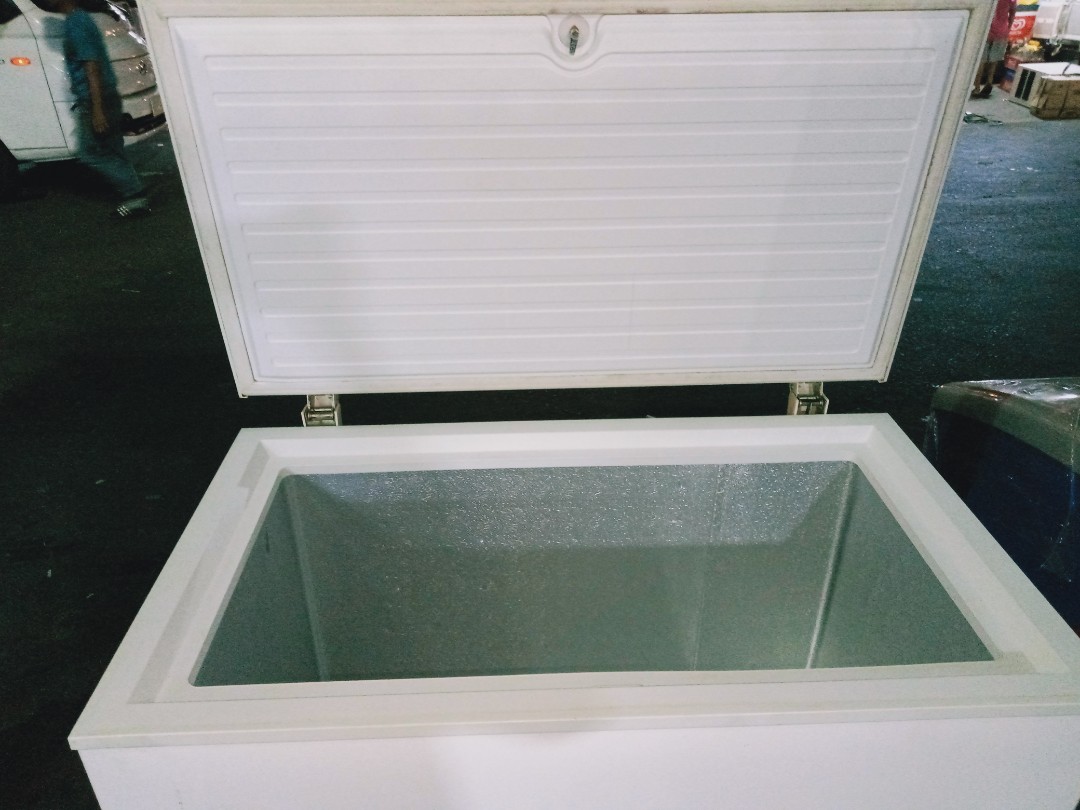Second Hand haier chest freezer 7cu.ft, TV & Home Appliances, Kitchen