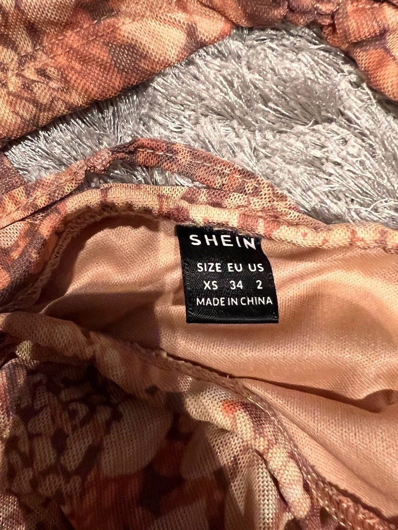 Shein tie backless bust snakeskin coordinates (Category: Sets or Coordinates) located in Quezon City. Submitted by fordeclutter (Listing ID 1245819017, Image 3). Description: Bought for 500 Brand new just washed DM for when worn pic RFS: too sexy for me.