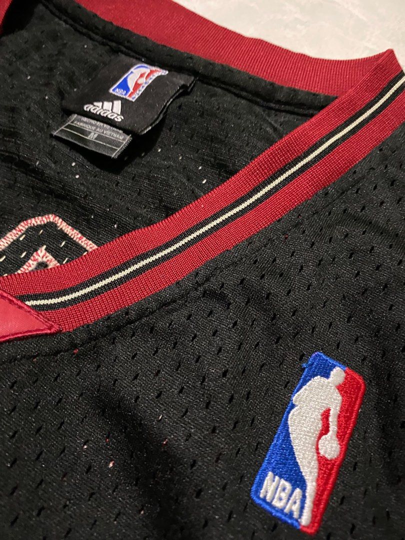 Maillot NBA Allen Iverson Philadelphia 76ers signé and authentifié Blanc Maillot NBA Allen Iverson Philadelphia 76ers signé and authentifié Blanc