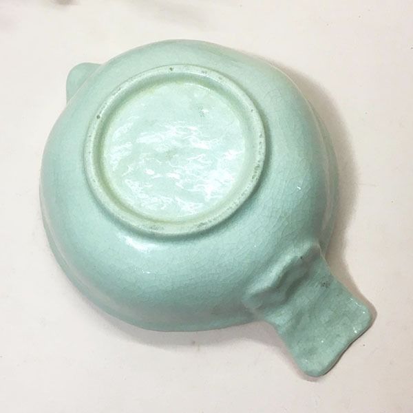 Spouted Fish Shaped Bowl (Category: Dinnerware & Cutlery) located in Mandaluyong City. Submitted by yula_noveltyfinds (Listing ID 1245953459, Image 3). Description: - Japan surplus - stoneware bowl - crackled glazed finish - Good condition / like new - can be used for soup and sauces - size approx: 5"(W) x 6.5" (L) x 2.5" height These are surplus items please manage your expectations, thank you. Actual product color may vary from the images shown
