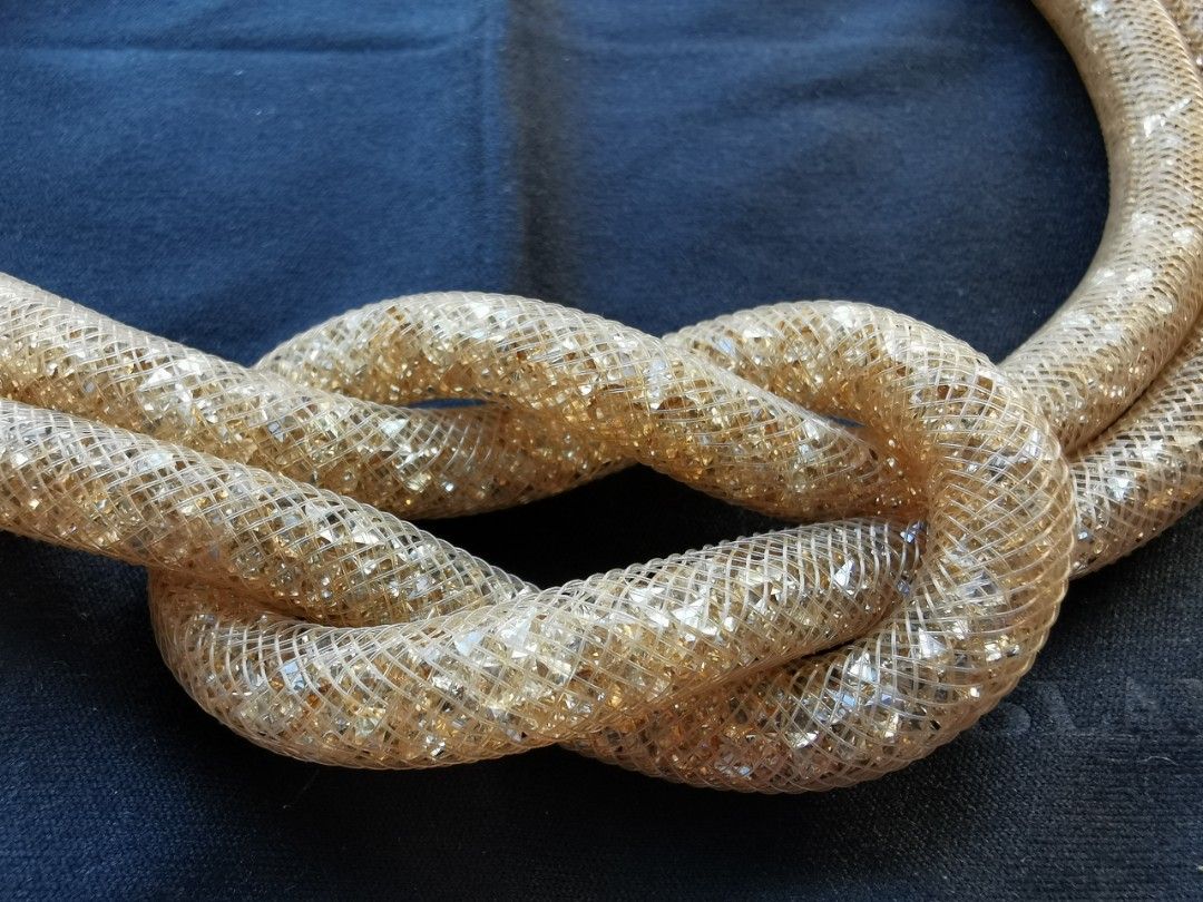 Swarovski Stardust Necklace 水晶頸鍊, 名牌, 飾物及配件- Carousell