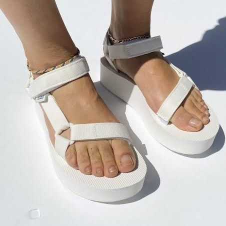 Teva hot sale leather flatform