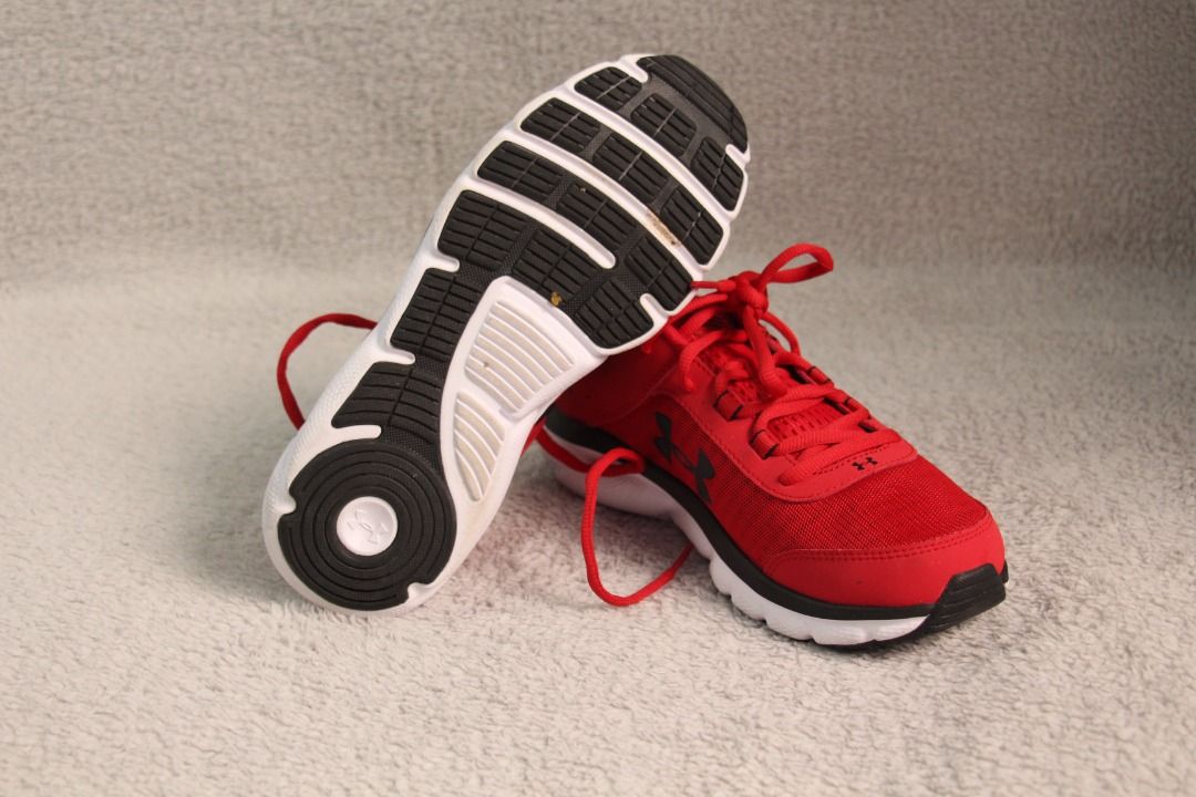 Under armour gs assert 8 online