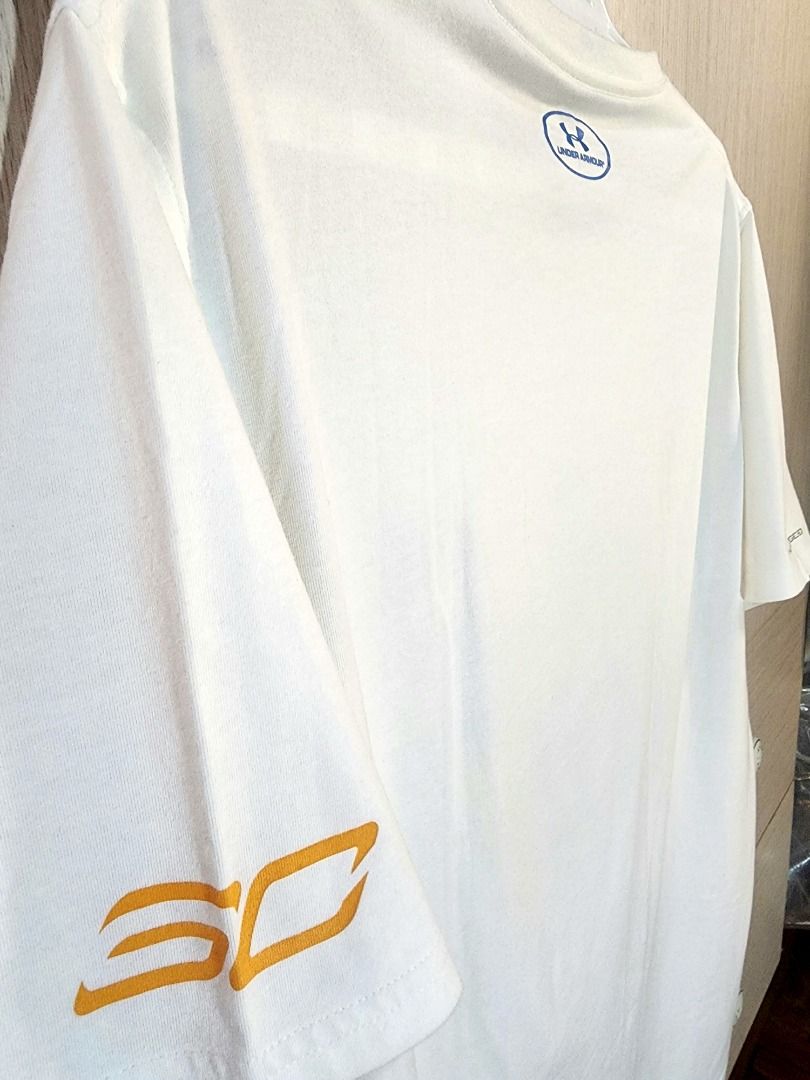 Under Armour (Stephen Curry THREE ZERO) (Category: Activewear) located in Pasig City. Submitted by yayamanin_mg (Listing ID 1245892533, Image 3). Description: Size: Large Width: 22.5" Length: 29" Excellent Condition Authentic.