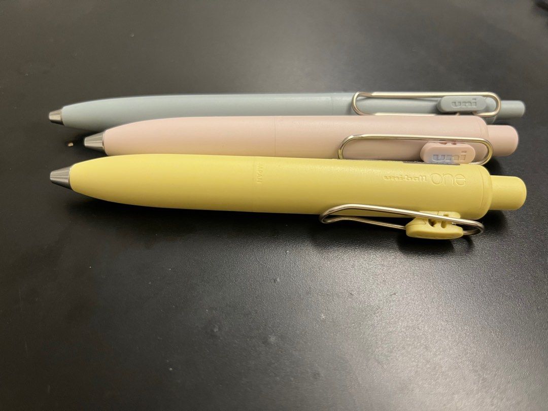 Uni ball one f & uni ball one p 外殼, 興趣及遊戲, 文具及工藝, 文具及上學用品在旋轉拍賣