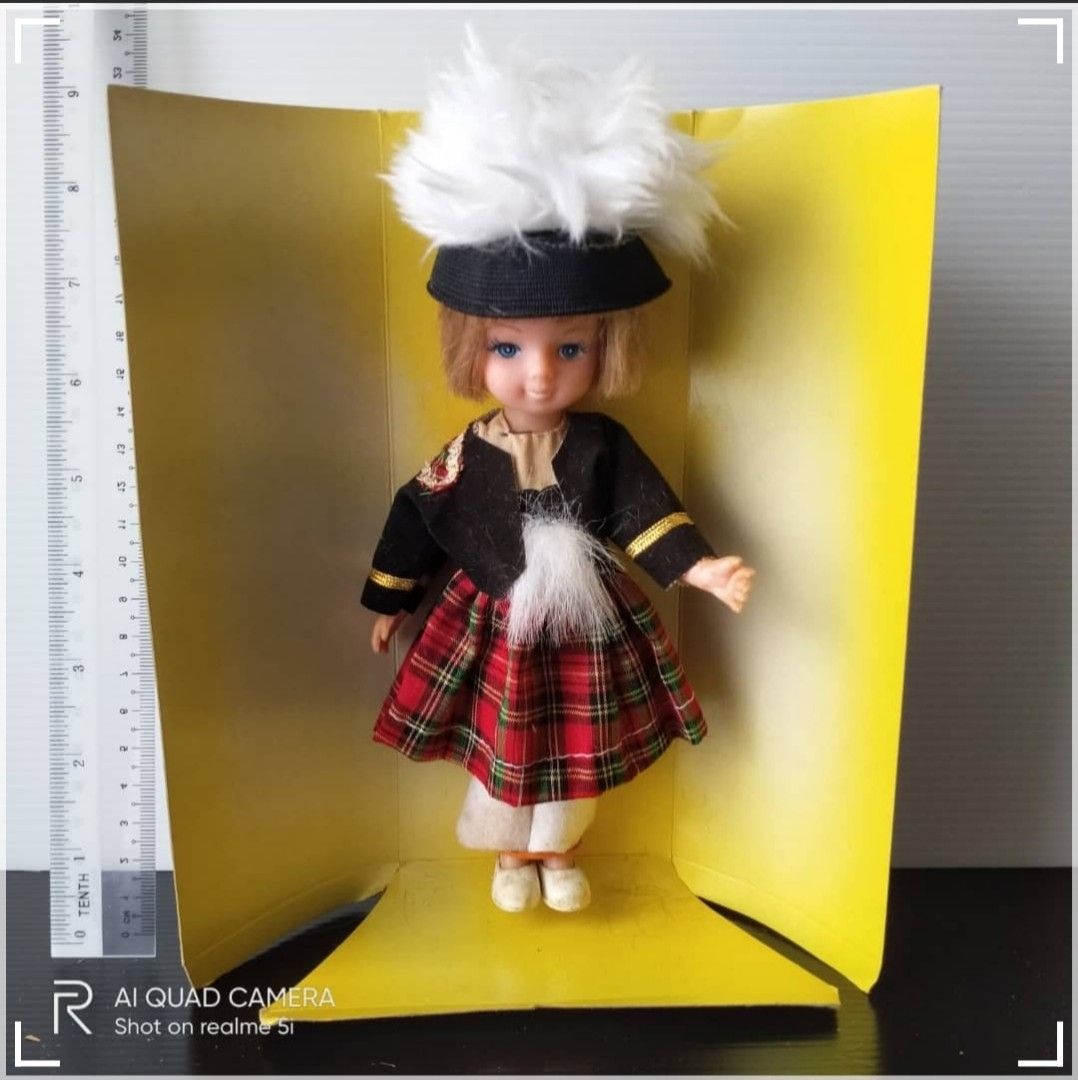Dolls of store all nations 1980s