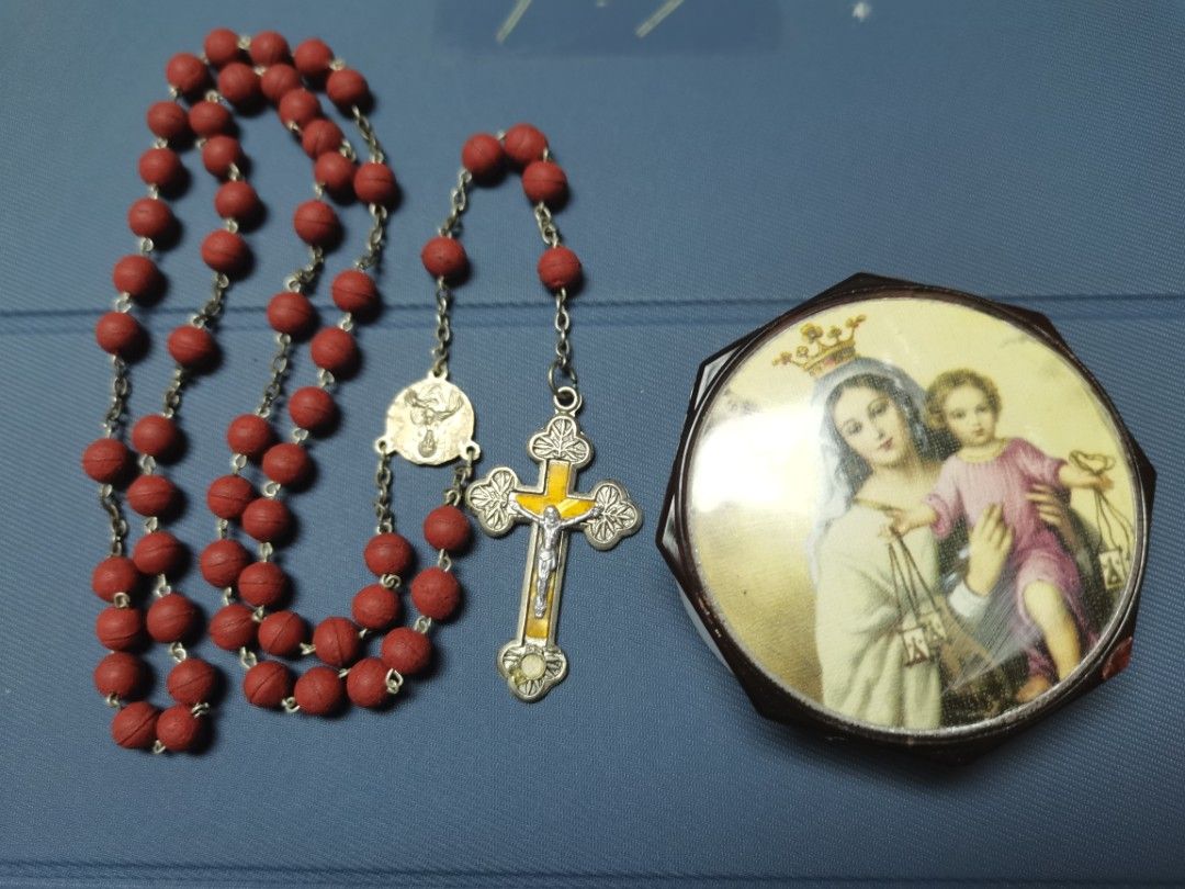 Vintage Rosewood rosary (Category: Religious Items) located in Quezon City. Submitted by cmvbbell5 (Listing ID 1245787483, Image 2). Description: Rosewood rosary Vintage from italy.