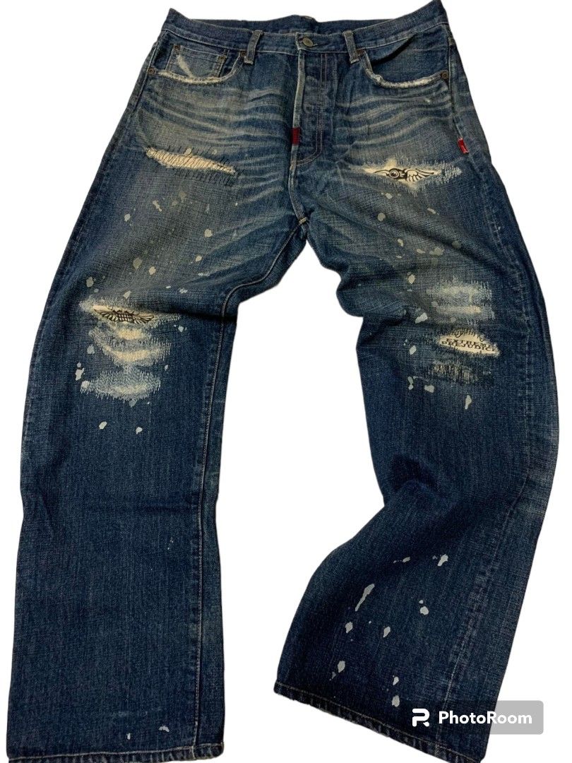 WTAPS Jeans (Category: Jeans) located in Consolacion. Submitted by thriftnitata (Listing ID 1245892489, Image 1). Description: Brand : WTAPS Jeans Model : Extreme (Selvedge) Color : Vintage Blue Materials : 100% cotton Description : - Medium on tag (32 actual waistline) - LEGIT Condition : - Overall 9/10 - No issue Selling Price : p2500 PLUS SHIPPING FEE NO RESERVATION DISCLAIMER : No copyright infringement intended. We are not affiliated to any 