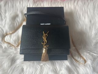 (Category: ) located in . Submitted by vickycloset (Listing ID 1245830292, Image 1). Description: .