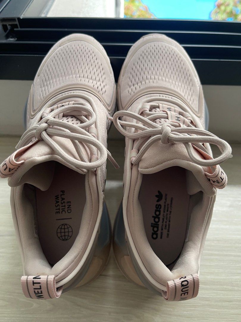 100 Adidas NMD V3