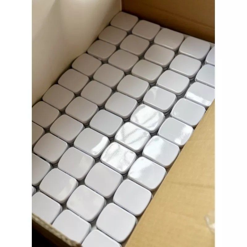 20g Empty Rectangular Hinged Lid Tin Can Brow Soap empty Container (White) (Category: Makeup) located in Valenzuela. Submitted by homediary.ph (Listing ID 1240870928, Image 3). Description: Hinged tin box is convenient to open and close, and seamlessly edges can eliminate the risk of any messy leaking during your travel. size: 9.5cm x 6cm x 2cm Wholesale price (50-100 pcs for 20 php each).