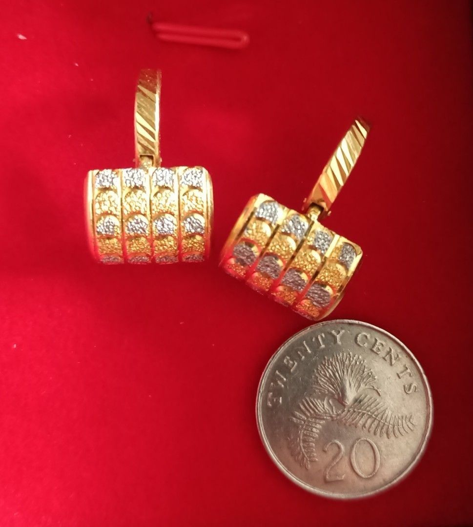 Real gold hotsell earrings price