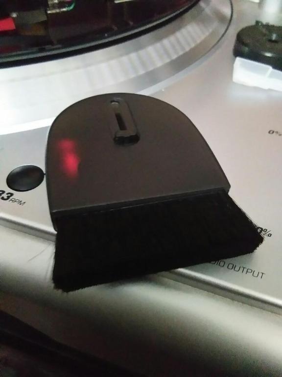 anti static brush vinyl lp turntable, Audio, Other Audio Equipment on