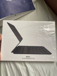 Apple Smart Keyboard Folio for iPad Pro and Air