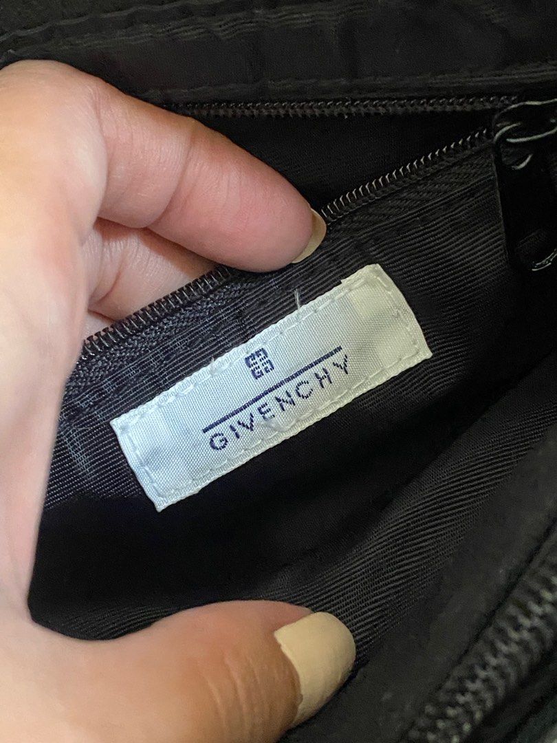 Authentic Givenchy Mini Canvass Handbag (Category: Luxury Bags & Wallets) located in Manila. Submitted by msbelleph (Listing ID 1240847995, Image 3). Description: Pwede sa baby girls niyo or sa ladies na mahilig sa cute kikay bag❤️ LOW BALLERS will NOT be entertained. Please be reasonable when haggling :) ▪️Meet up at Sun Mall Welcome Rotonda and SM San Lazaro only ▪️Grab Express or Lalamove ▪️Ships nationwide via LBC- COD/COP accepted ▪️Ships in