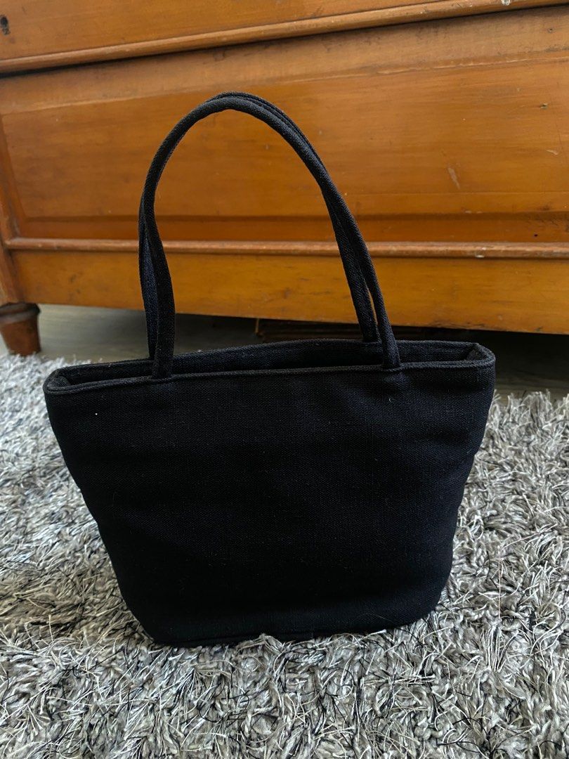 Authentic Givenchy Mini Canvass Handbag (Category: Luxury Bags & Wallets) located in Manila. Submitted by msbelleph (Listing ID 1240847995, Image 2). Description: Pwede sa baby girls niyo or sa ladies na mahilig sa cute kikay bag❤️ LOW BALLERS will NOT be entertained. Please be reasonable when haggling :) ▪️Meet up at Sun Mall Welcome Rotonda and SM San Lazaro only ▪️Grab Express or Lalamove ▪️Ships nationwide via LBC- COD/COP accepted ▪️Ships in
