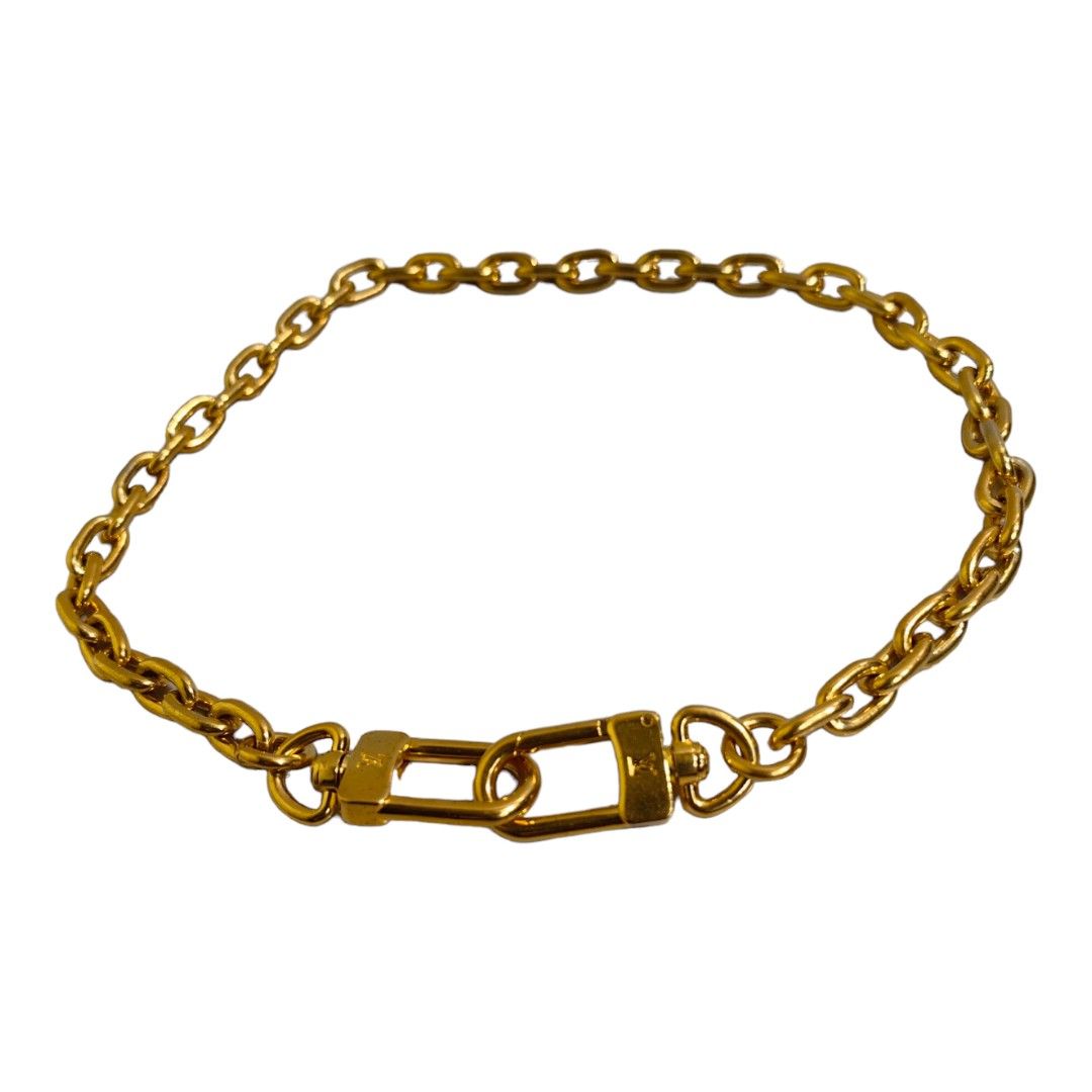 Authentic LOUIS VUITTON Chain (Category: Luxury Accessories) located in Quezon City. Submitted by manerarestorationservices (Listing ID 1238731941, Image 1). Description: Money back Guarantee 💯% Guaranteed authentic *Brand: louis vuitton *Materials: gold brass *Color: gold tone *Size: 16. 5 inches *Condition: lightly used -Used * Inclusions: chain with provided box *You're buying PRE-OWNED pls manage your expectations *Lalamove/lbc after payment