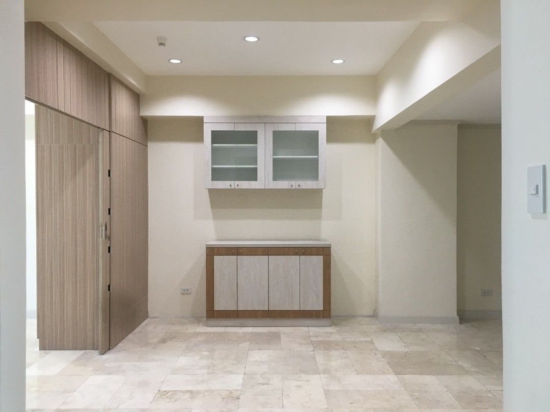 Beautifully Renovated CONDO in BINONDO (Category: Apartments & Condos) located in Manila. Submitted by traders_hub (Listing ID 1240959939, Image 3). Description: FOR SALE: Imperial Sky Garden 19th Floor *Location at the very heart of Chinatown *Size: 111.15 sqm *Corner Unit w/ Balcony * 2-3BR / 2T&B *MOVE-IN READY Newly Renovated * 90% Furnished * New Split type Aircon at the BR2 * New water heater on both toilets * New kitchen stove and range ho
