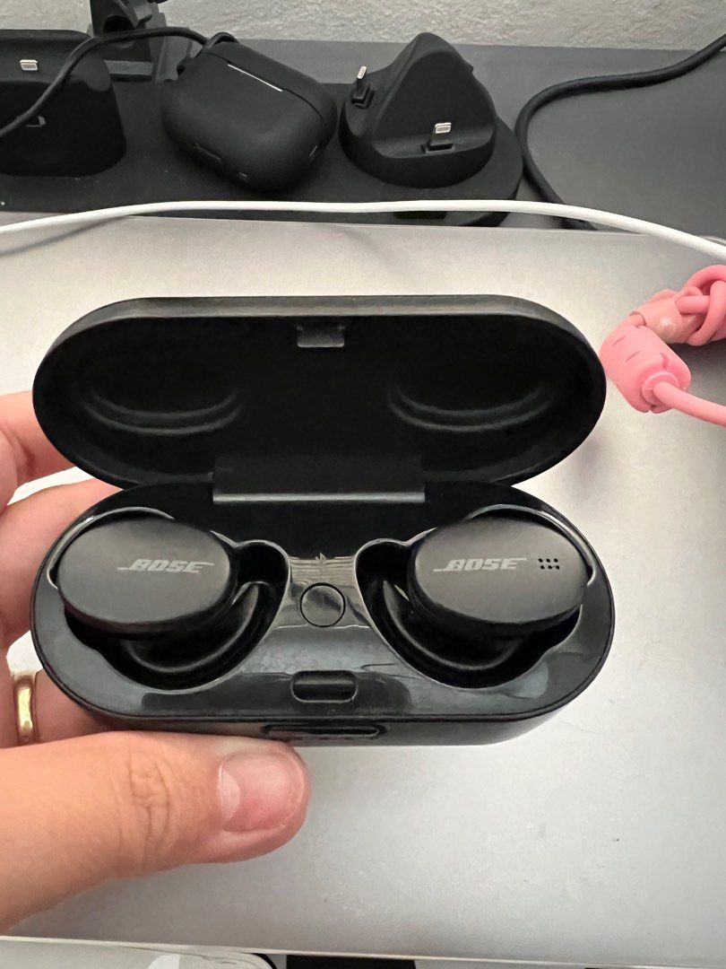Bose wireless sports earbuds (Category: Headphones & Headsets) located in Cavite. Submitted by your.unique.treasure (Listing ID 1240935198, Image 2). Description: SUPERB sound quality (you can check the quality in BOSE store at MOA) Battery - good No box No warranty Bought in the US 2023 Reason for selling - used maybe 3x only (airpods user).
