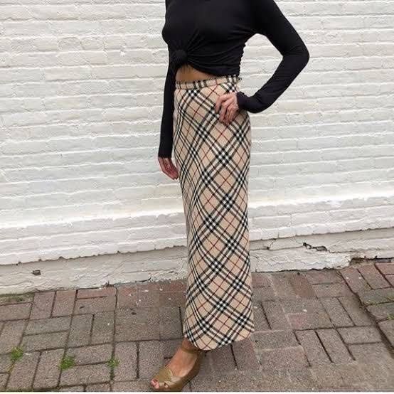 Burberry hotsell maxi skirt