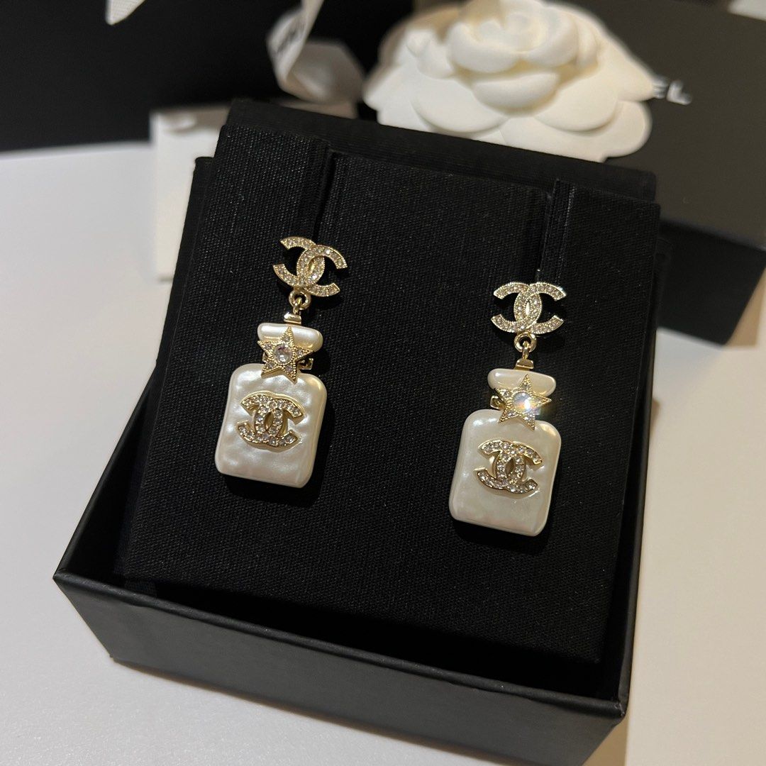 Chanel Earrings, Women's Fashion, Jewelry & Organisers, Earrings on  Carousell