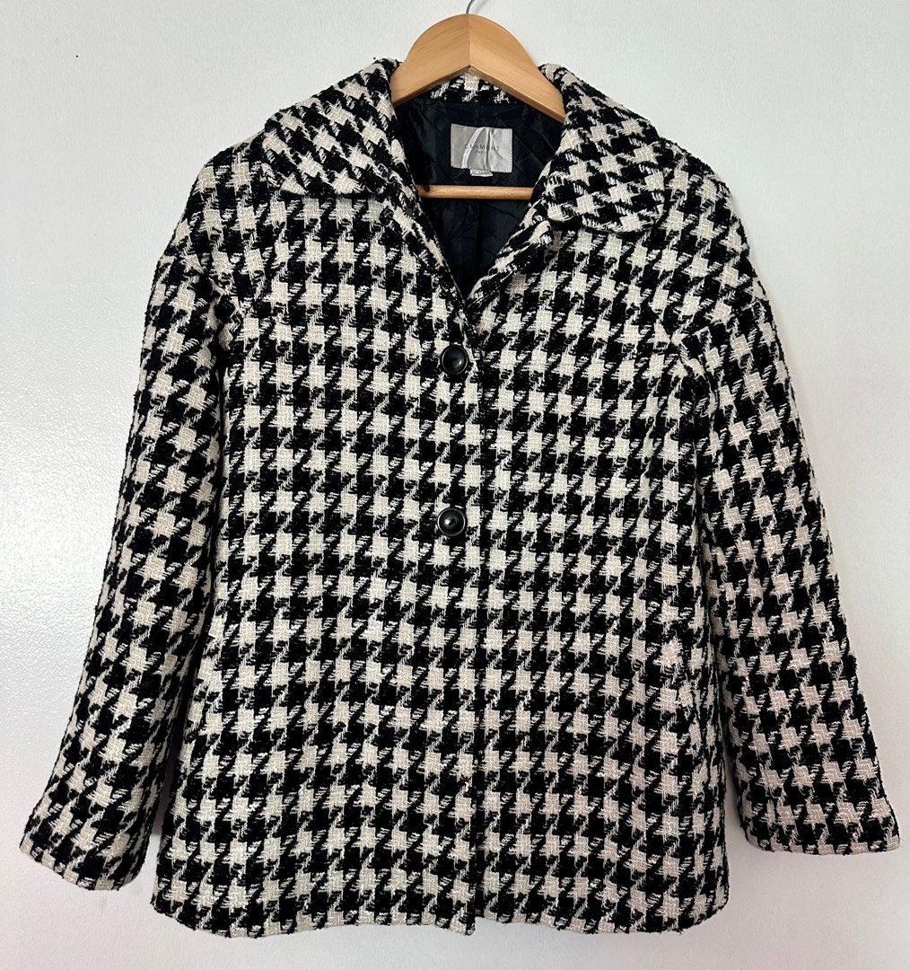 Clamont Paris Houdstooth Tweed blazer coat (Category: Coats, Jackets and Outerwear) located in Baguio. Submitted by jdfselectify (Listing ID 1240834767, Image 1). Description: Super nice ❤️ Fits small to medium women 18 width 27 length Excellent condition.