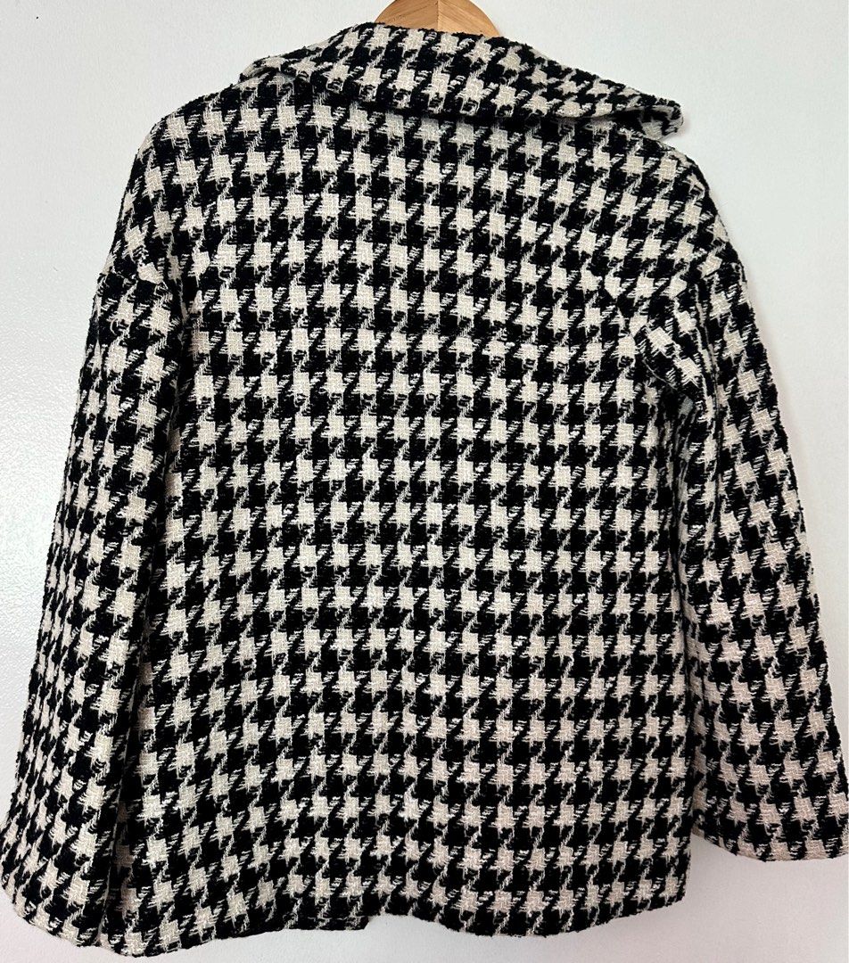 Clamont Paris Houdstooth Tweed blazer coat (Category: Coats, Jackets and Outerwear) located in Baguio. Submitted by jdfselectify (Listing ID 1240834767, Image 3). Description: Super nice ❤️ Fits small to medium women 18 width 27 length Excellent condition.