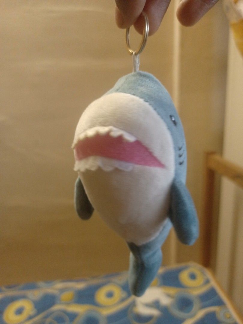 Cute online shark keychain