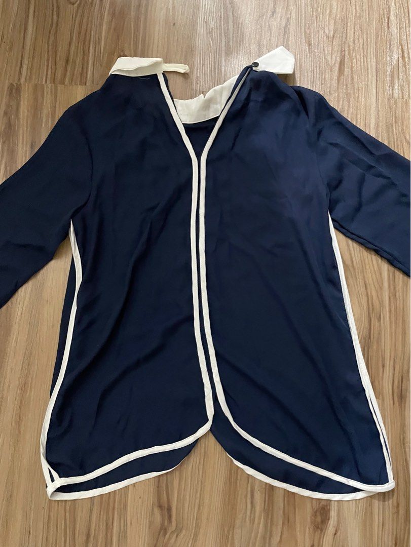 dark blue blouse (Category: Blouses) located in Rizal. Submitted by esquivel.declutter (Listing ID 1240855080, Image 2). Description: .