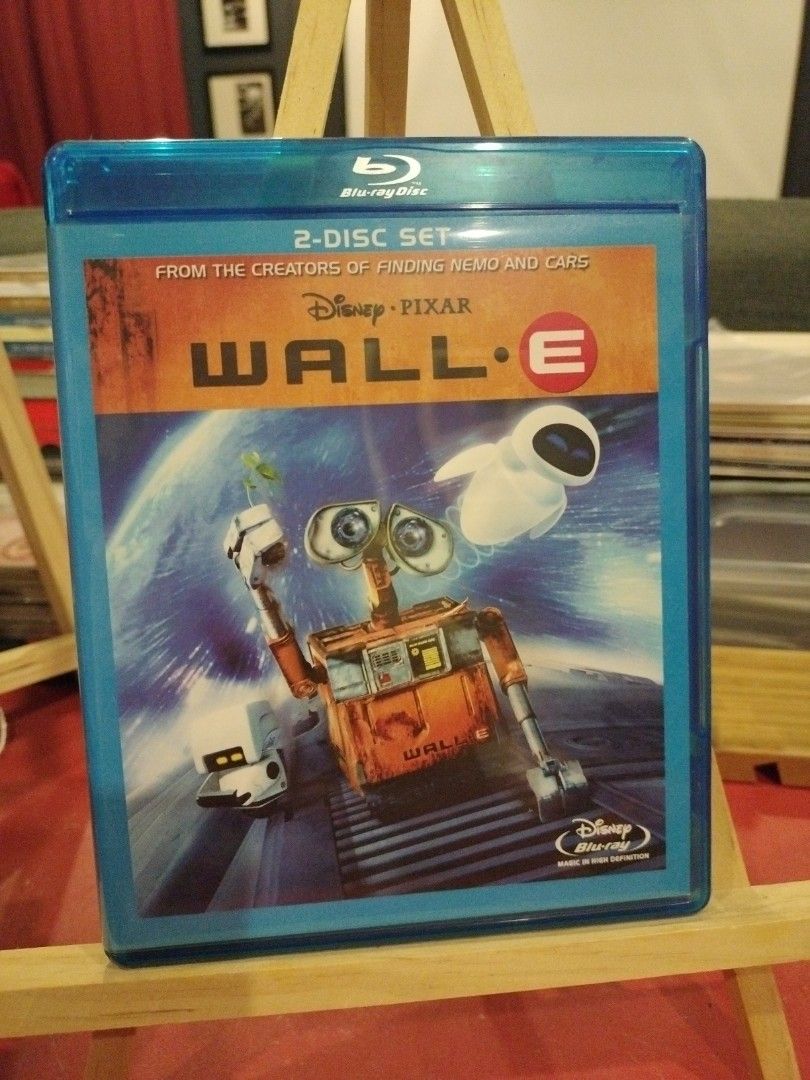 Disney Pixar Wall.E/ Wall E original bluray 2 disc set, Hobbies & Toys