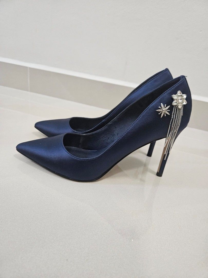 Elegant dinner heels