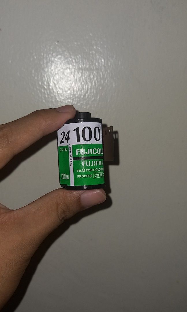 Expired 35mm film Fujicolor 100 (24 exposures: 2017 expiry ...